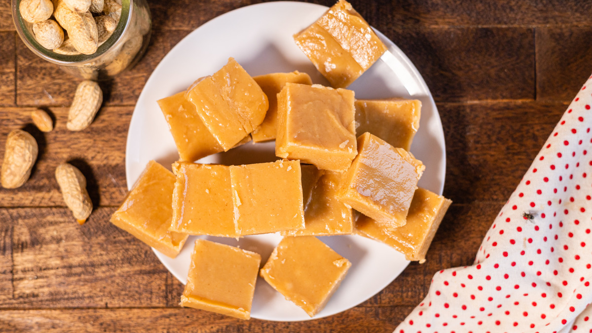 Easiest Peanut Butter Fudge Ever!